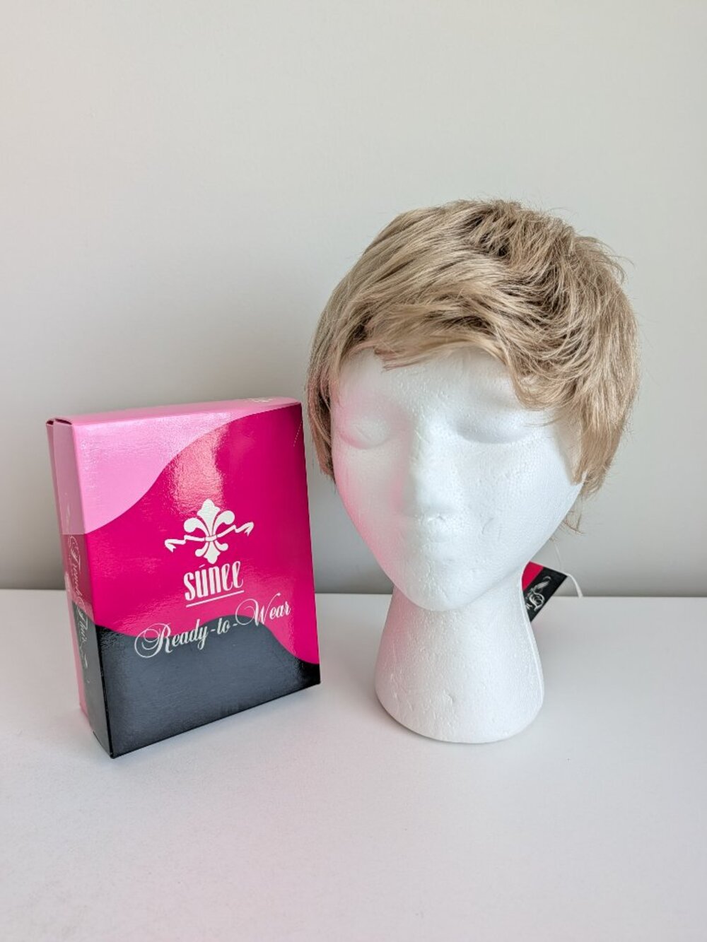 Sunee French Flair Wig SKE-23 MARIE 14/24BT Blonde Synthetic Kanekalon New w Box